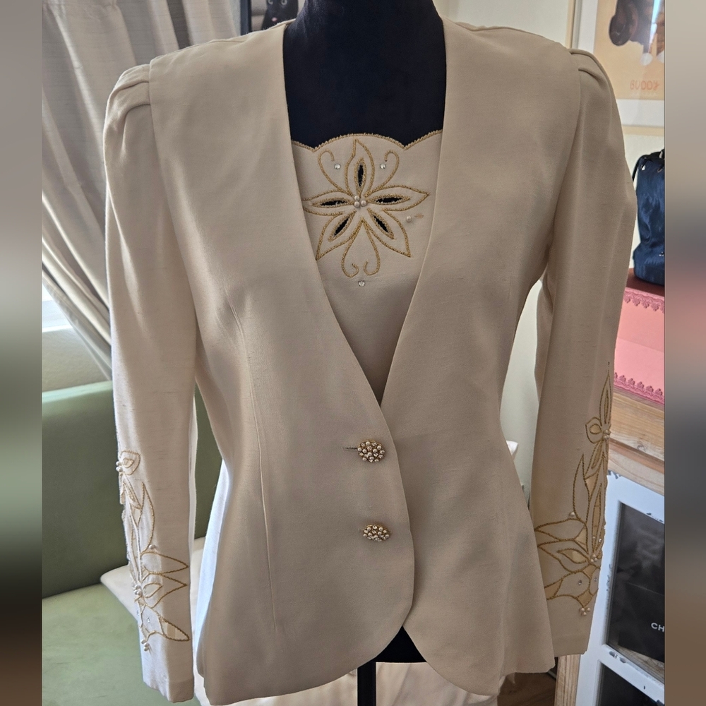 Vintage Cream Embroidered Women's Blazer